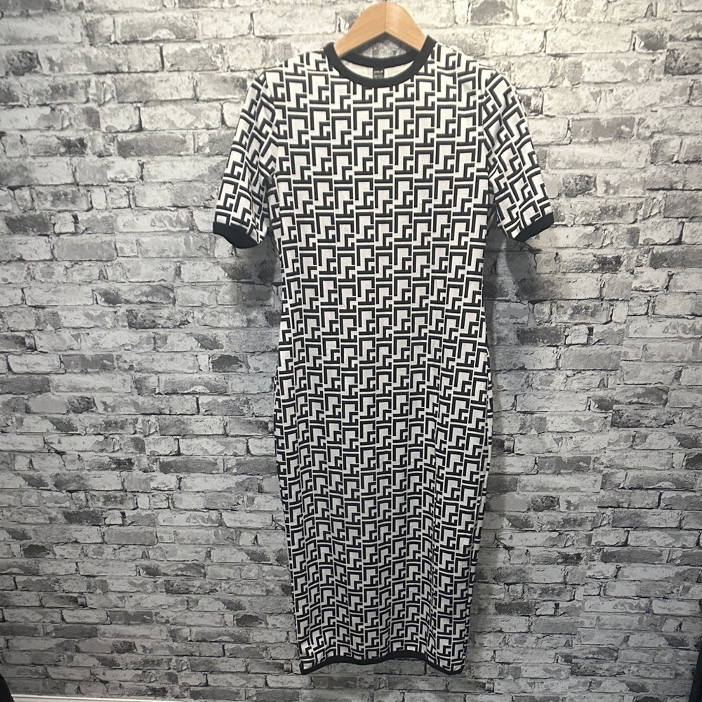 EUC SHEIN Black and White Geometric Maxi Dress Women's Size 44